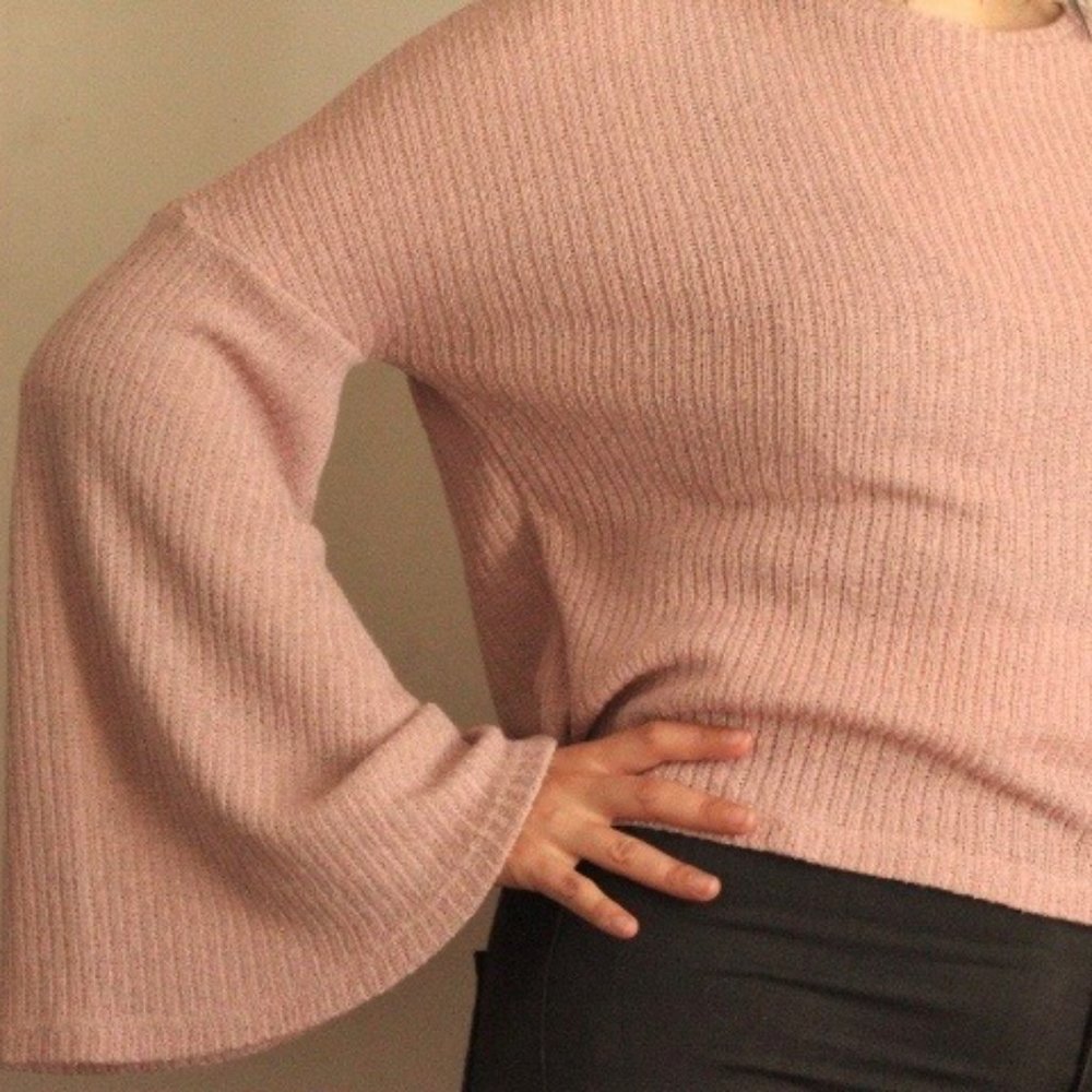 ❌ SOLD IN PERSON ❌  LCW Casual Pink Bell Sleeve Sweater